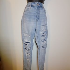 ❤ American Eagle high waisted mom jeans